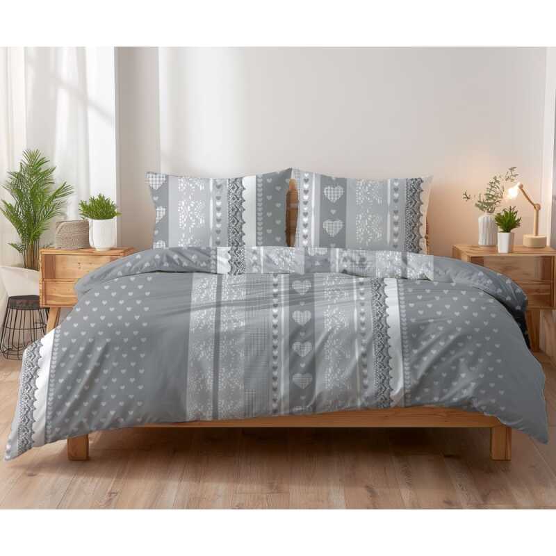 Srdiečka s bordúrou krepové obliečky  1+1 v rozmeroch 140×200 cm a 140×220 cm sú vyrobené zo 100% bavlny s plošnou hmotnosťou 130 gr./m². Súprava 1+1 obsahuje jednu obliečku na paplón a jednu obliečku na vankúš.